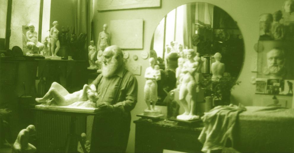 Charles Auffret dans son atelier rue Compans, Paris XIXe